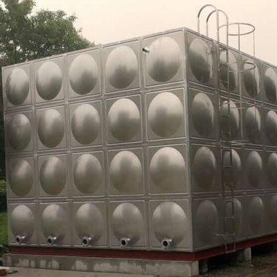 Serbatoio d'acqua in acciaio inossidabile da 120 tonnellate con acqua pulita e materiale di resine