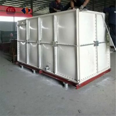 Serbatoio d'acqua sezionale per sistemi di tubature antincendio per idranti a spruzzatore