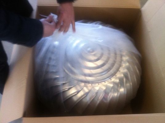 Ventilatore a turbina eolica naturale verticale montato sul tetto per hotel e magazzini